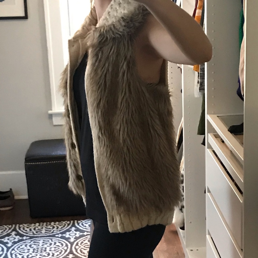 NINE WEST Vintage America Fur Vest - Picture 4 of 6